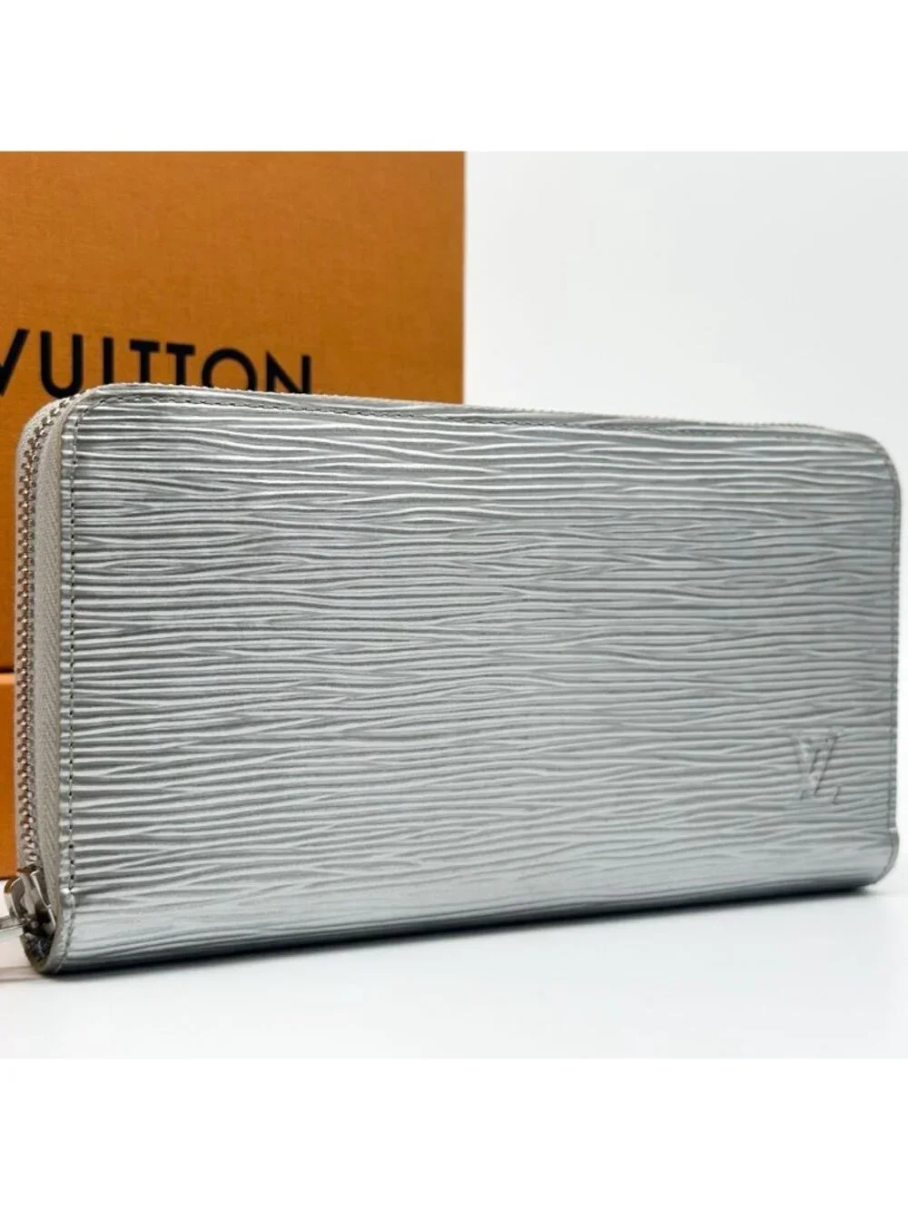 Louis Vuitton Limited Zippy Wallet Epi Round Leather